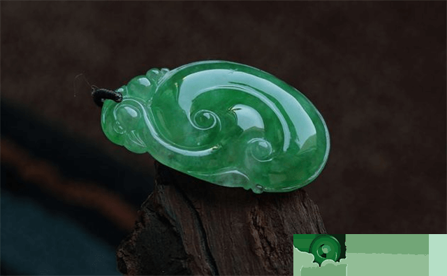 想买翡翠项链吊坠却不知道哪种好？这一份排行供您参照！   第3张