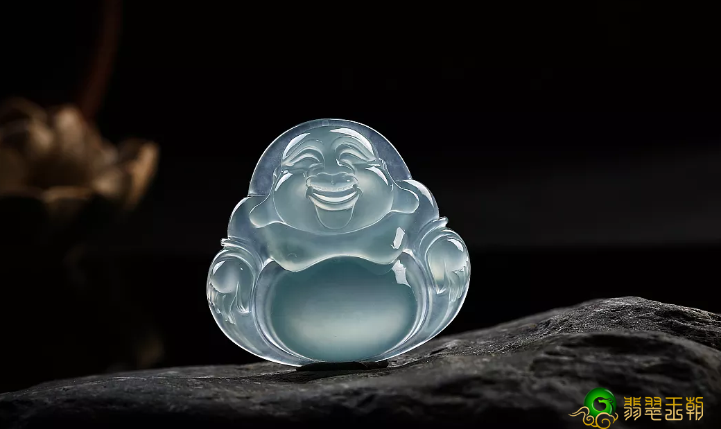 为何不买多长时间的翡翠会越戴越黑？翡翠掉色的缘故   第2张