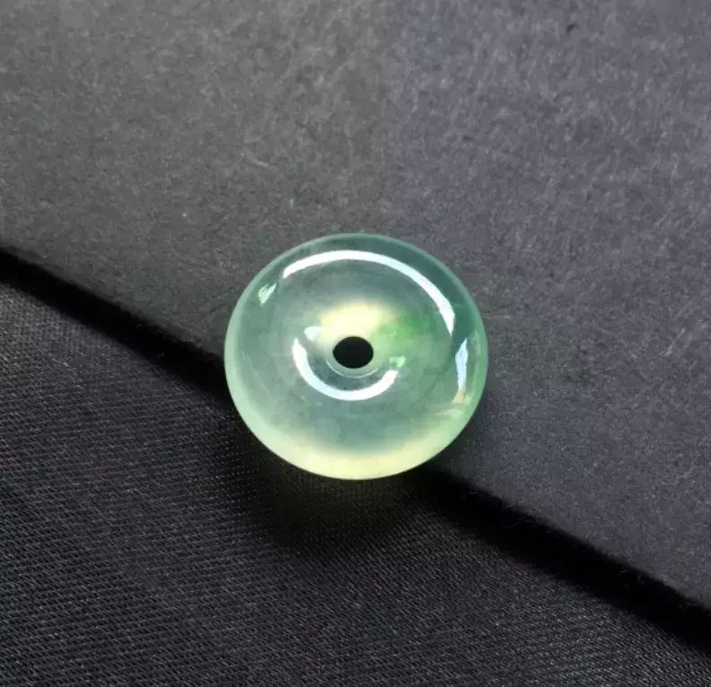 
                中国人送礼选啥？翡翠最合适
   第4张