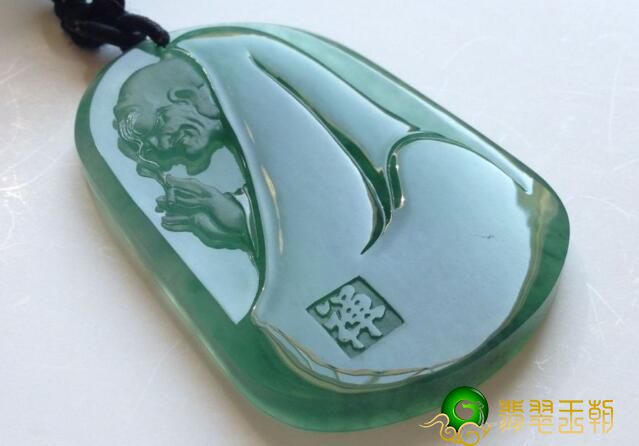 要怎样对你的水蓝翡翠装饰品开展维护保养，才可以让它更为的显现出你的美丽呢？   第2张