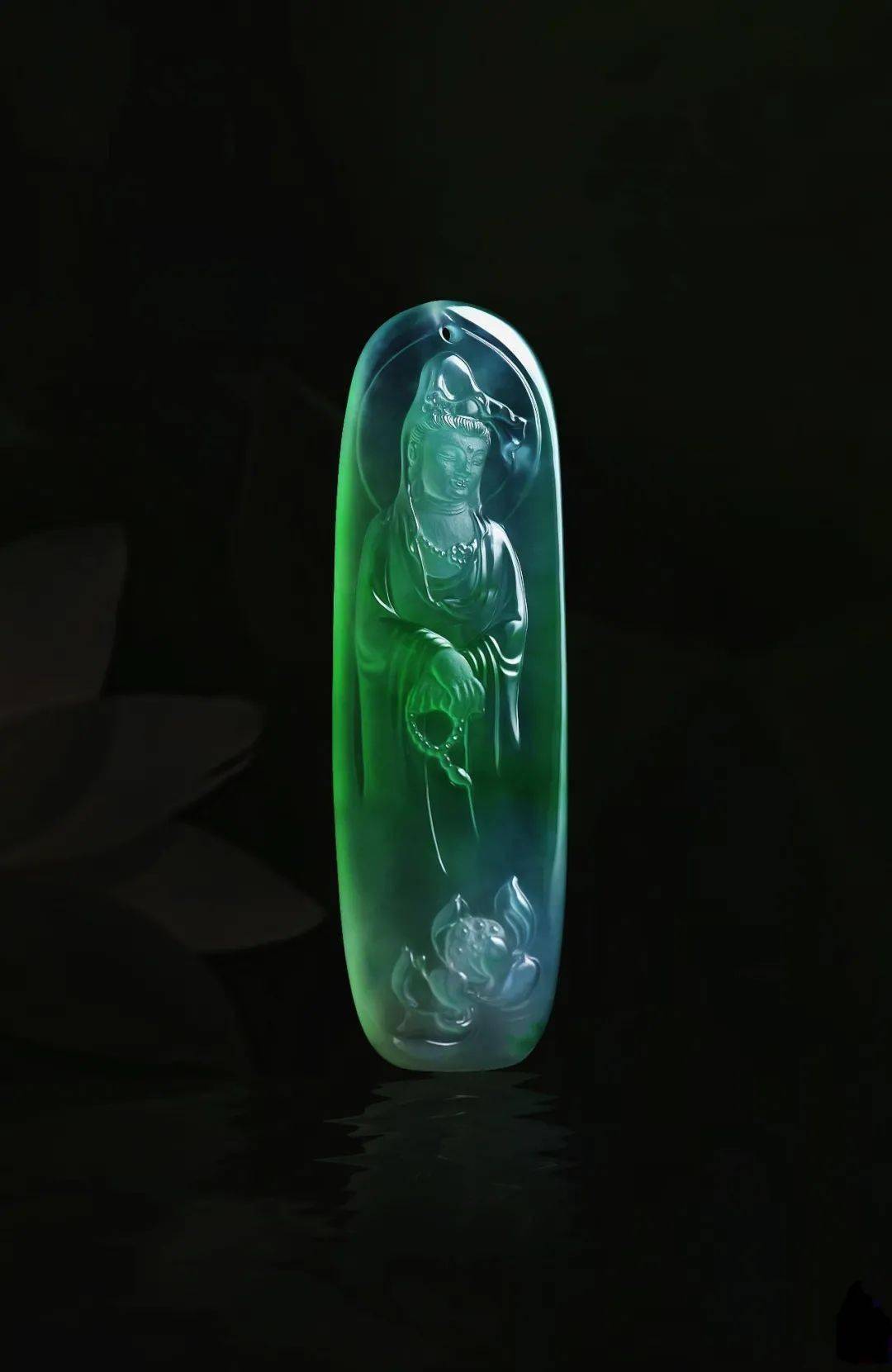 翡翠雕刻中讲究的3个规律5个细节，你注意到了吗？   第12张