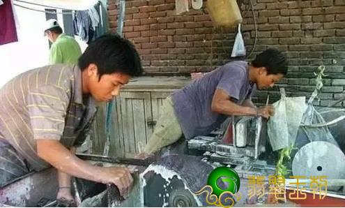 想掌握翡翠就要出产地，陪你走入越南翡翠销售市场   第4张