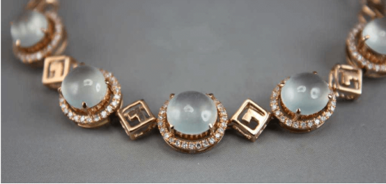 冰种和冰糯种翡翠有什么区别？冰种和冰糯种翡翠哪个值钱？   第1张