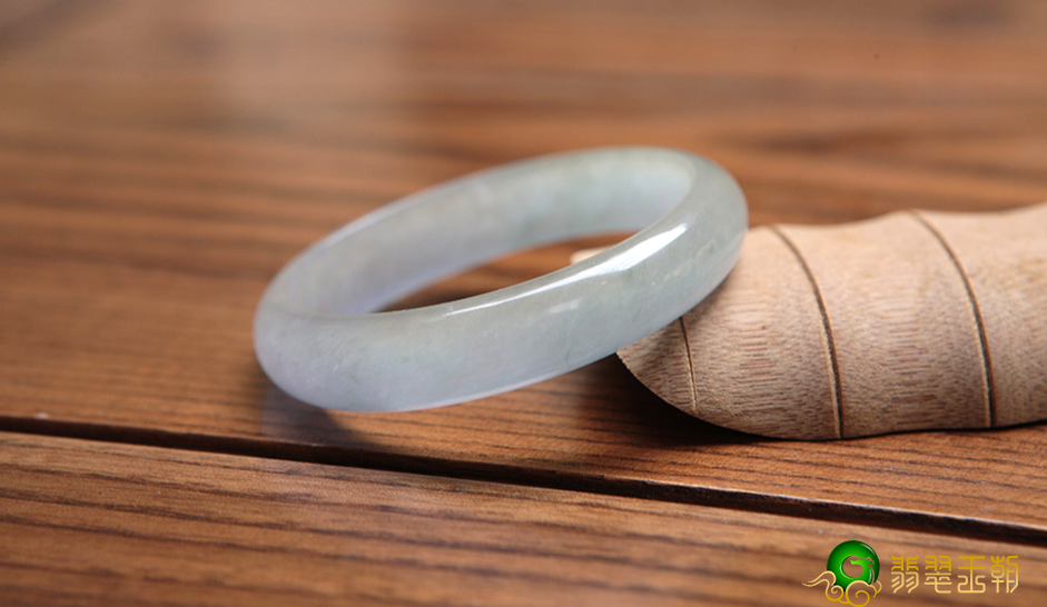 翡翠和玉有哪些区别?我们从五个大的方面来看 第2张