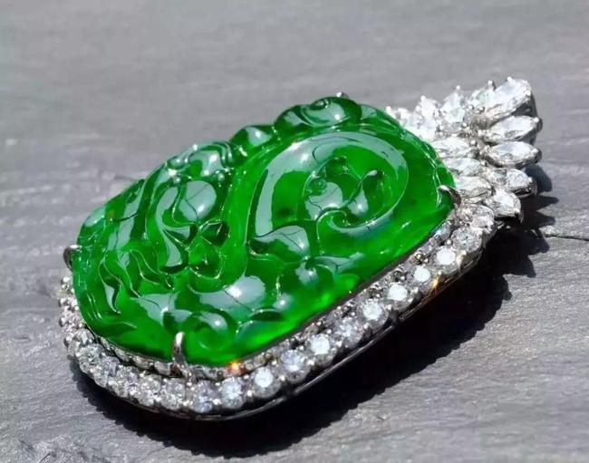 
                你知道吗？冬天是最适合佩戴翡翠的季节
   第3张