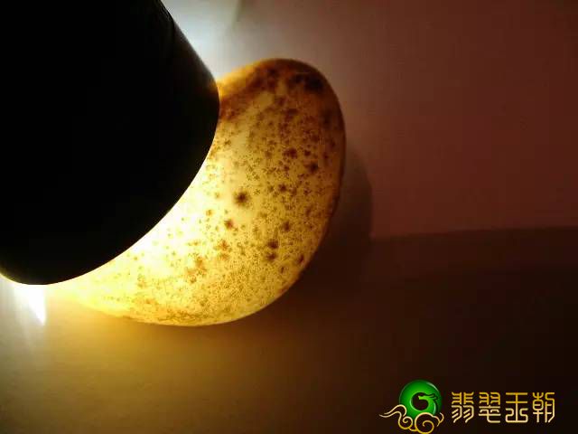 新疆和田玉的沁色   第8张