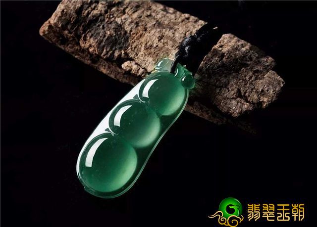 市场上的翡翠四季豆挂件值得买吗?它的寓意是什么? 第2张