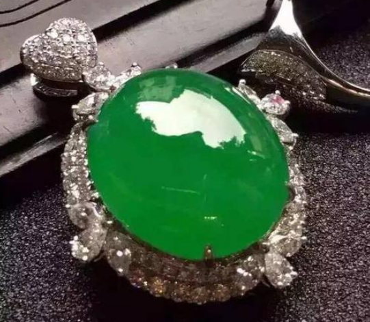 怎么辨别翡翠的真假纯度，老妹儿们再别被商家忽悠了   第3张