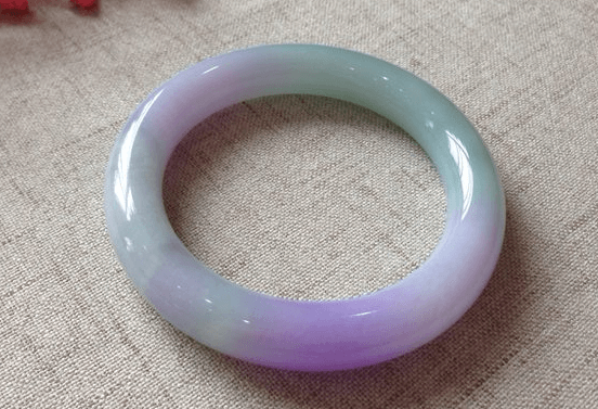 抛光粉翡翠怎么鉴别？如何看待含有抛光粉的翡翠？   第4张