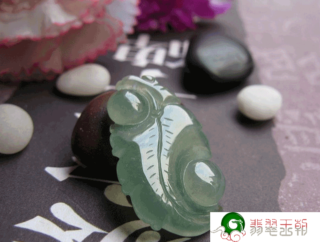 翡翠越戴越黄？这是为什么？   第1张