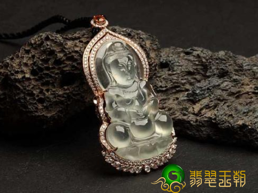 冰种翡翠观音市场价冰种翡翠观音真品多少钱一个   第2张