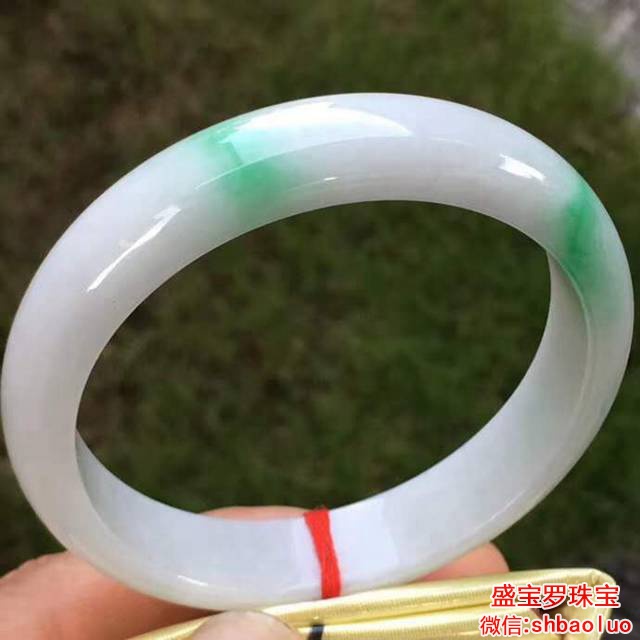 一般翡翠手镯价格多少钱你清楚吗   第4张