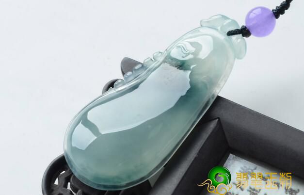 翡翠福瓜并不是“瓜”？有关翡翠项链吊坠福瓜你务必了解的专业知识   第1张