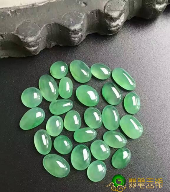 翡翠翡翠戒面为什么那么火? 选择翡翠戒面的五条法则   第1张