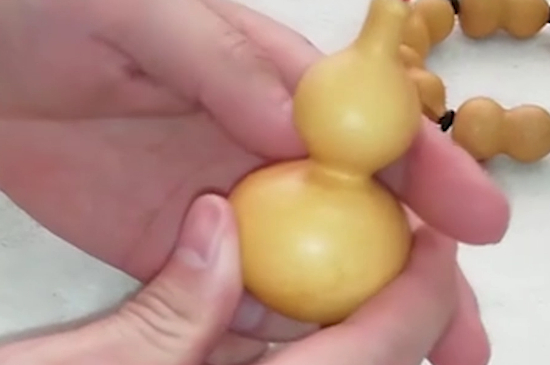 佩戴金葫芦的禁忌 佩戴金葫芦戴法有何寓意？   第3张