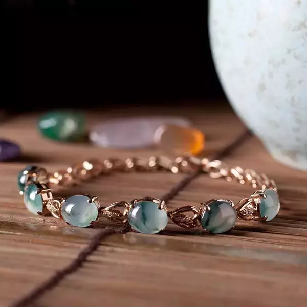 
                看完这6点，还不会选翡翠蛋面，你来找我
   第2张