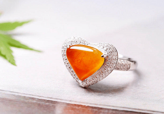 
                你以为买的是红翡？其实是买了块烫手的砖头！
   第2张