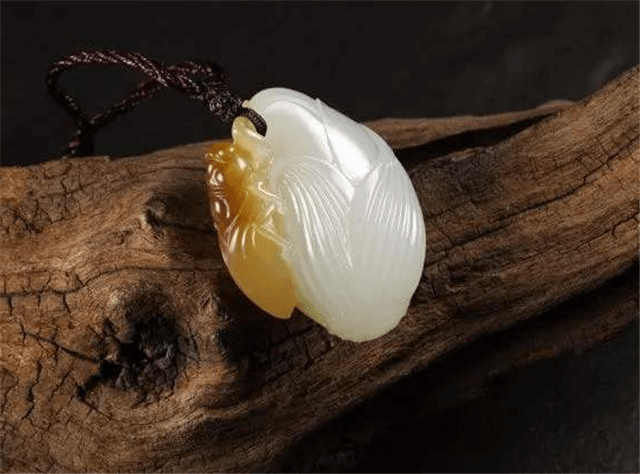 和田玉糖白料不值钱吗？错了！它很可能是新的市场黑马！   第2张