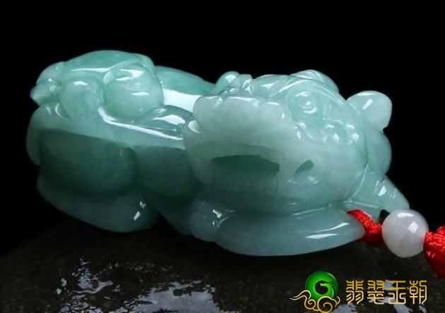 翡翠貔貅吊坠价格真的很贵吗？来了解下这些知识点吧！   第1张