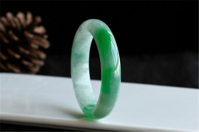 什么是翡翠的色根？了解它的特征就明白了！(图文)   第1张