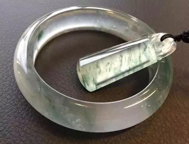 
                顶级翡翠甄选标准“翠之六品”
   第3张