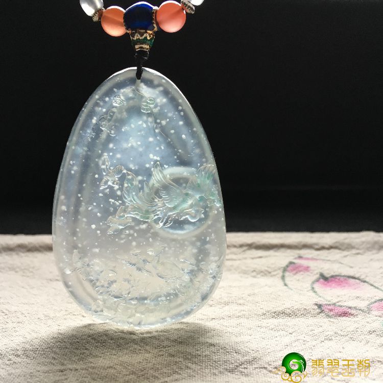 翡翠的飘花是瑕疵吗，千万别把翡翠瑕疵当飘花   第1张