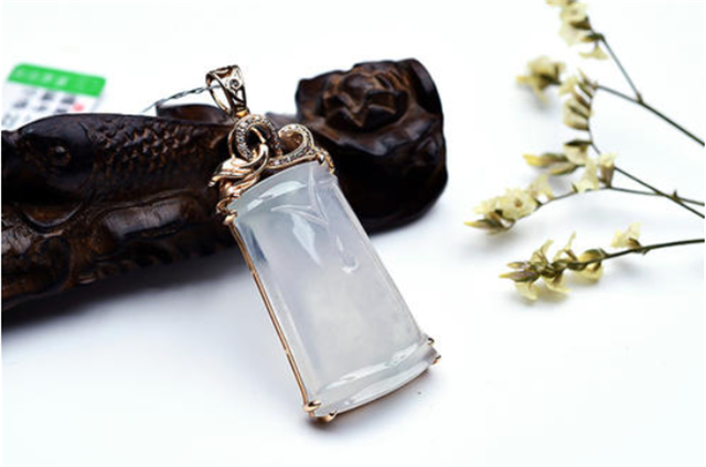 翡翠竹节的寓意有哪些?什么人适合佩戴它? 第1张