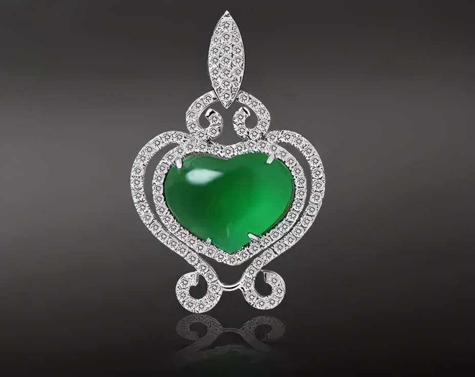 
                顶级翡翠为何多为素面？
   第3张