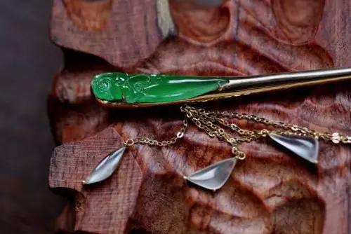 
                翡翠发簪不戴，放着都好美！
   第2张