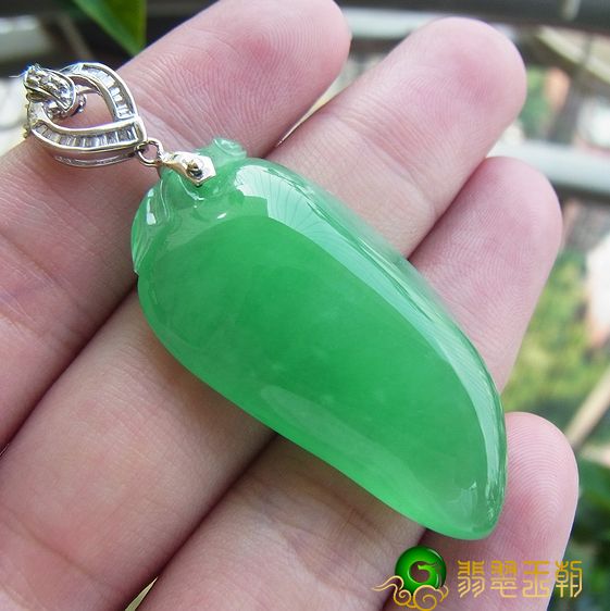 天然翡翠有几种颜色，什么颜色的翡翠最好   第2张