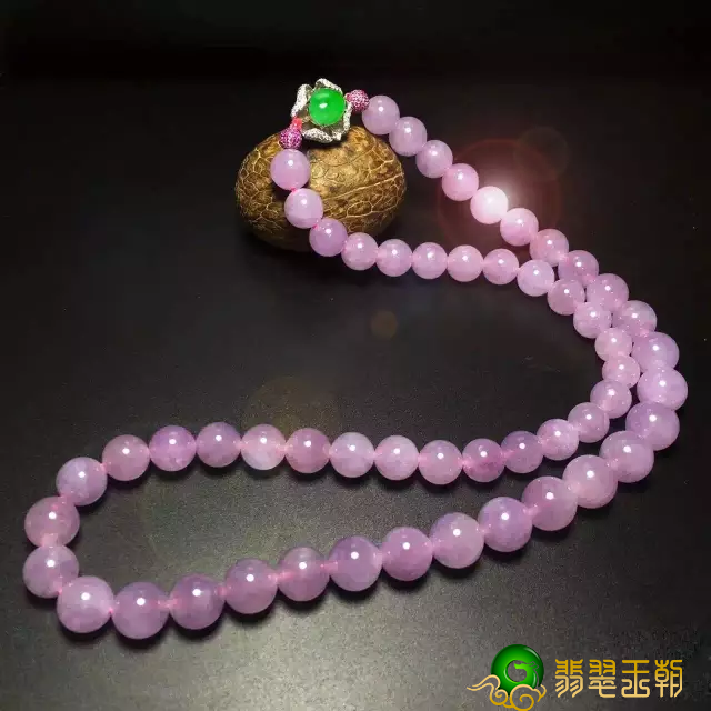 不一样体形的翡翠装饰物寓意也不一样   第2张