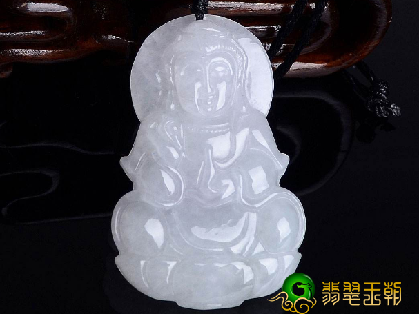 糯冰种翡翠观音贵吗？怎样挑选糯冰种翡翠观音吊坠？   第3张