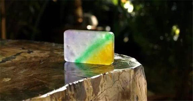 什么是翡翠的底？本文为你答疑解惑！(图文)   第2张