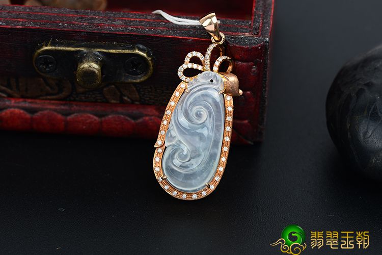 令人眼花缭乱的翡翠应该怎样选择 第2张