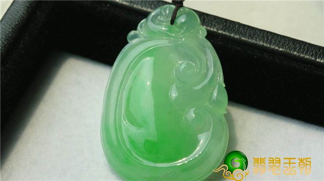 翡翠小挂饰用什么样子的好？看过再下管理决策也不迟！   第1张