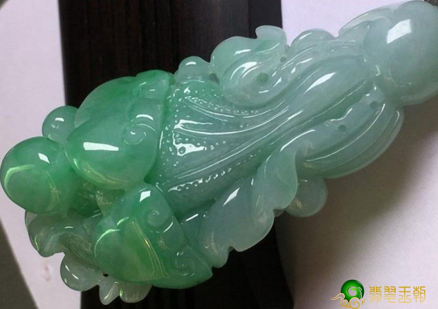 翠玉白菜价钱是否很高？最普遍却喻意丰富多彩的手工雕刻主题居然是它？   第1张