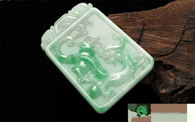 翡翠项链吊坠一般需要多少钱？挑选翡翠项链吊坠时大伙儿务必注意什么？   第2张