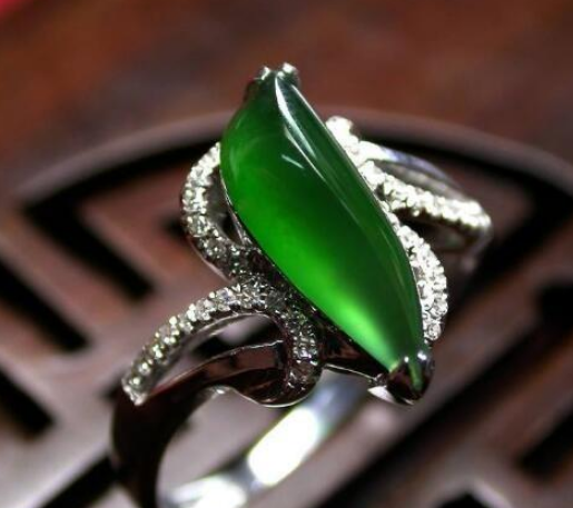 怎么辨别翡翠的真假纯度，老妹儿们再别被商家忽悠了   第5张