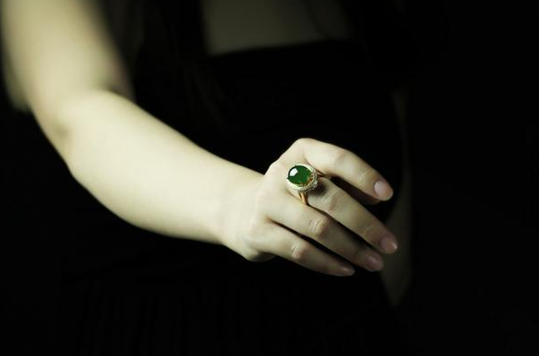 印度也开始出产翡翠了?我们该如何分辨印度翡翠和缅甸翡翠? 第1张