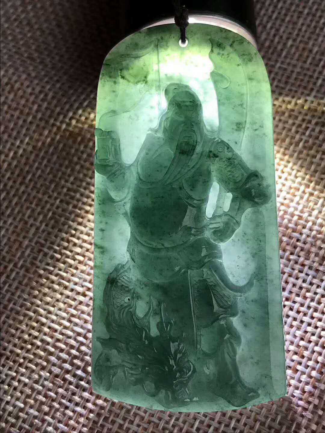 翡翠的鉴别方法图解   第2张