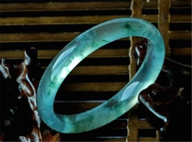 区分翡翠的A、B、C货，这些因素很关键！   第1张