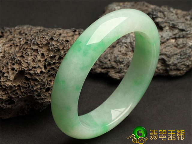 钟爱翡翠，你也就务必要了解这7大基本常识！   第1张