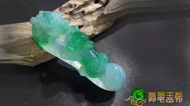 不一样体形的翡翠装饰物寓意也不一样   第1张