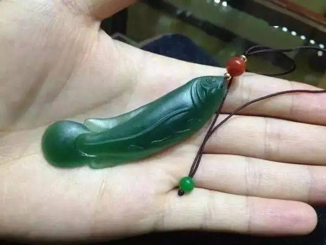 无意中淘到一块翡翠原石，设计一番后，成品让人感觉很特别！  第7张