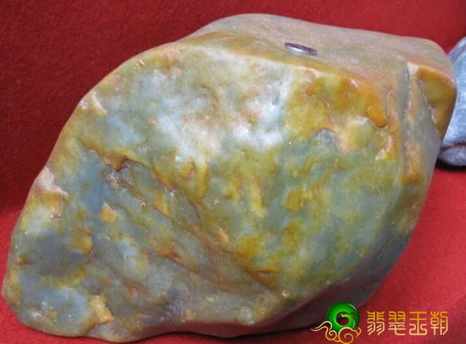 翡翠赌石的收藏原则 赌石的常用知识 