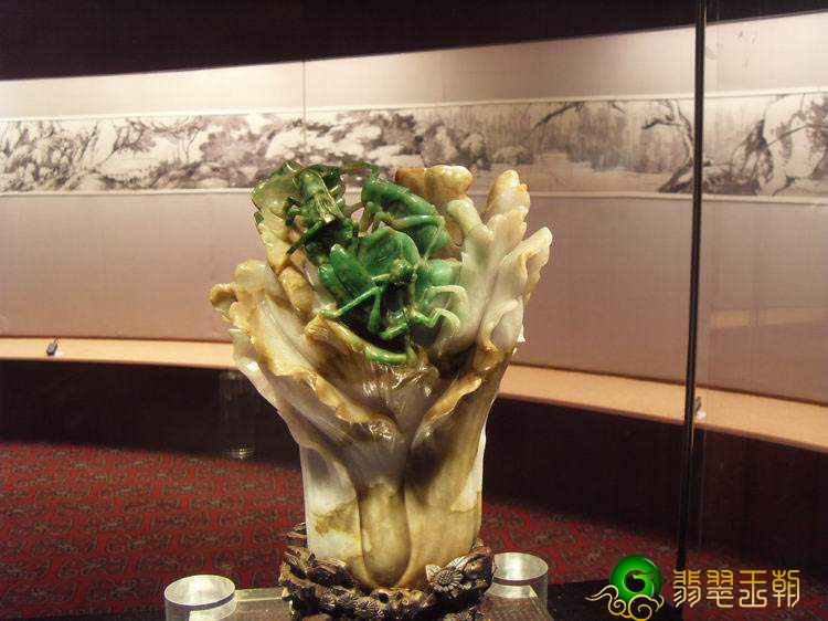 翡翠蝈蝈大白菜你掌握是多少？使用价值多少钱？   第2张