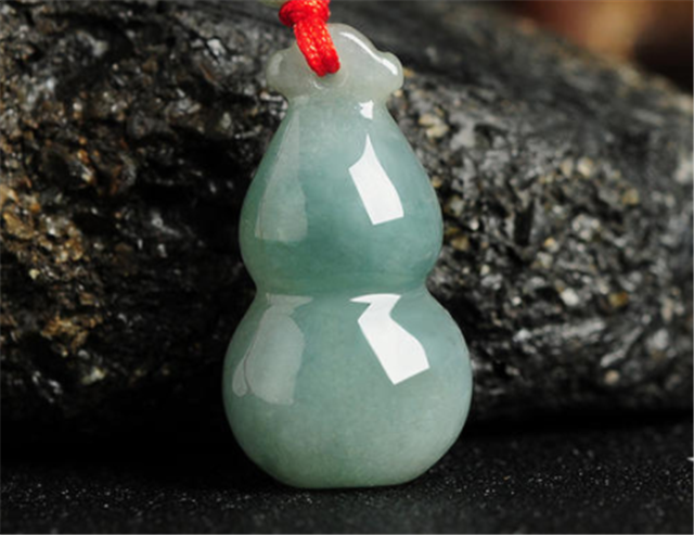 翡翠带如意好还是葫芦？其实个人的喜好很重要！   第4张
