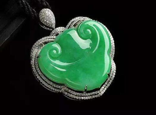 不懂就不要乱佩戴，如意翡翠吊坠寓意应该怎么理解？   第2张