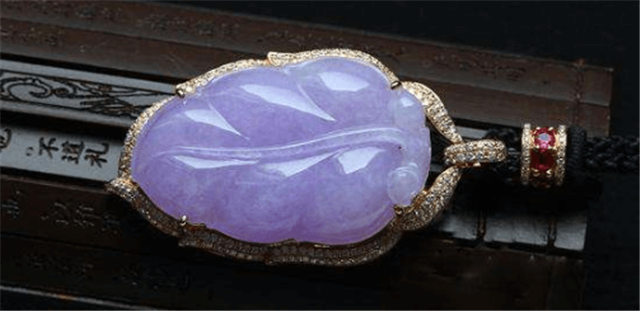 翡翠的颜色有一百零八种？知道这四种就行了！   第3张