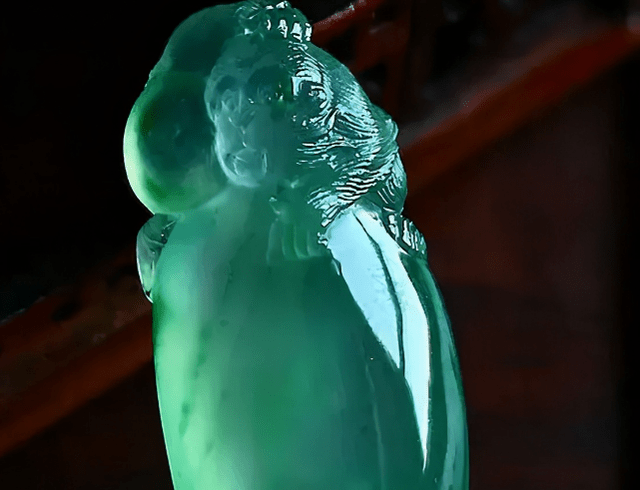 有丝状的翡翠不好吗？这是一个独特的品种，人称金丝种翡翠   第2张